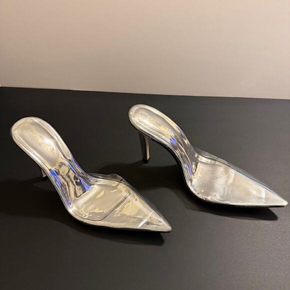 Good American Cinderella Pumps 7.5 Point Toe Silver Clear Stiletto Glass Slipper - Picture 2 of 5